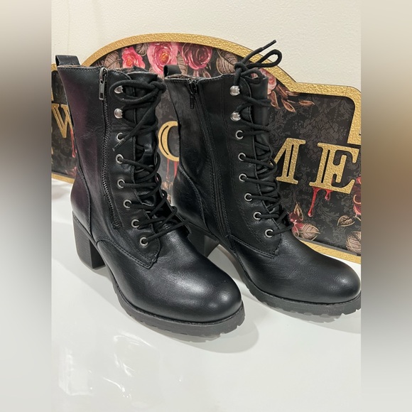 Sun + Stone Frankiee Lace-Up Lug Combat Booties - Picture 1 of 12